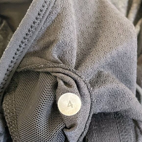 Lulelemon Athletica Women's Racerback Top Size 4 Black and Gray - Picture 11 of 11